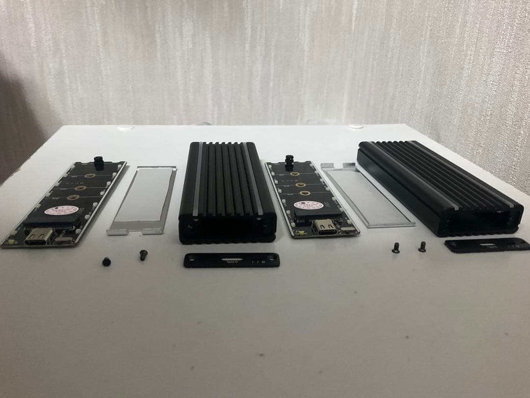 CENTURY製M.2 SSDケース(CAM2NSU32RGB)×2個