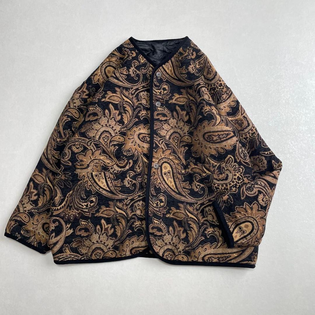 美品　antiqua　ノーカラージャケット　キルティング　ブラック　ペイズリー