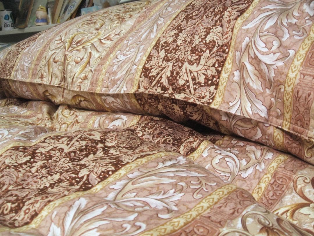 残り1点激安価格！新品＊ロイヤル＊フランス９３％＊増量１，３キロ＊羽毛布団ＳＰ