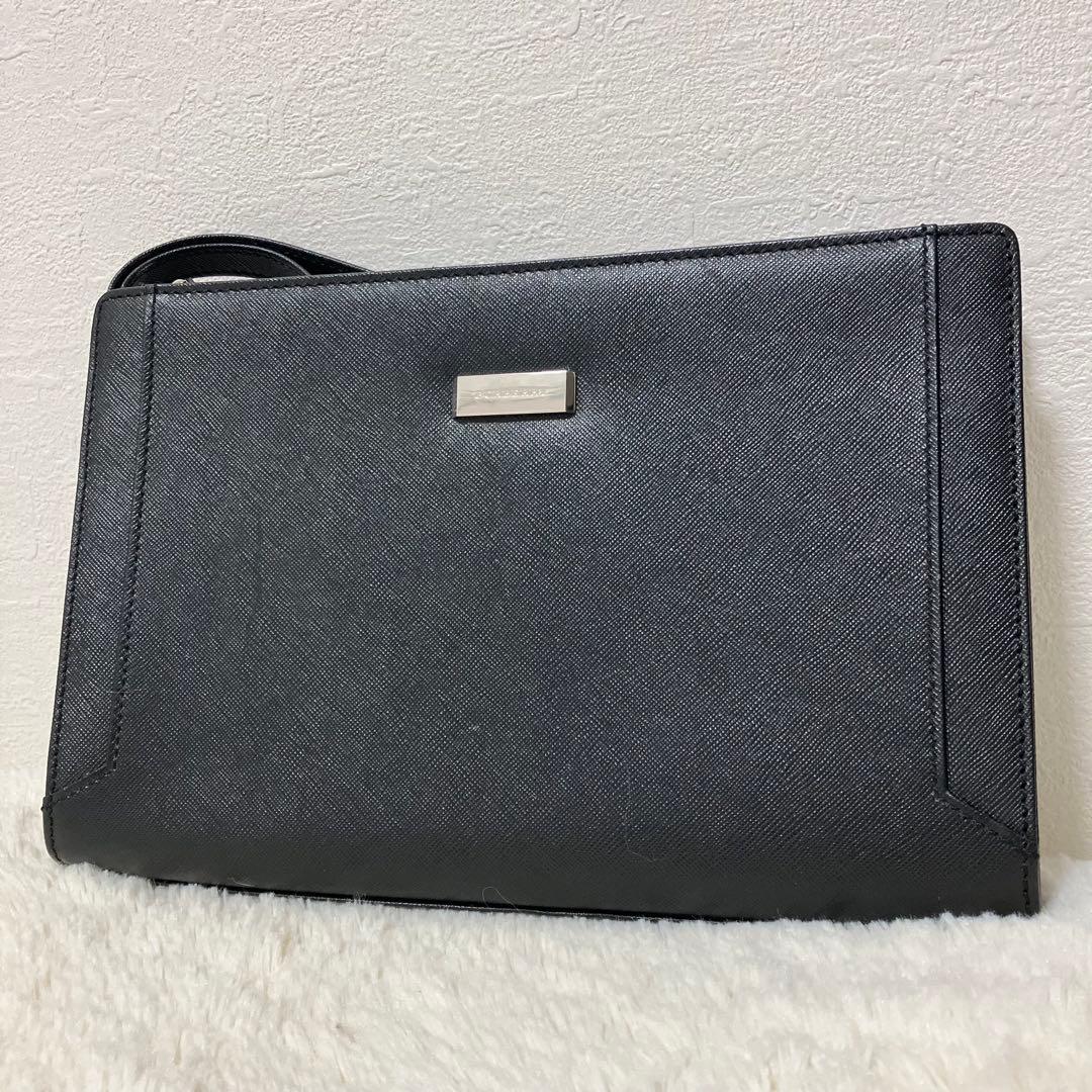 BURBERRY✨バーバリー　クラッチバッグ　レザー