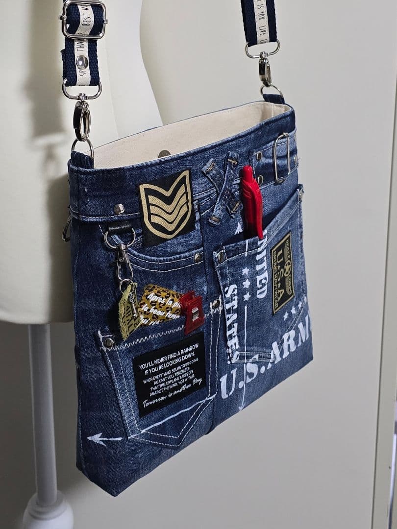 デニムリメイク 大きめ トートバッグ ❀サコッシュ❀ 底板付き