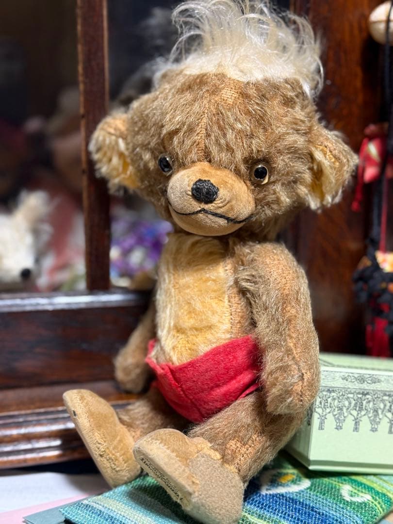 テディベア 赤いパンツ付き