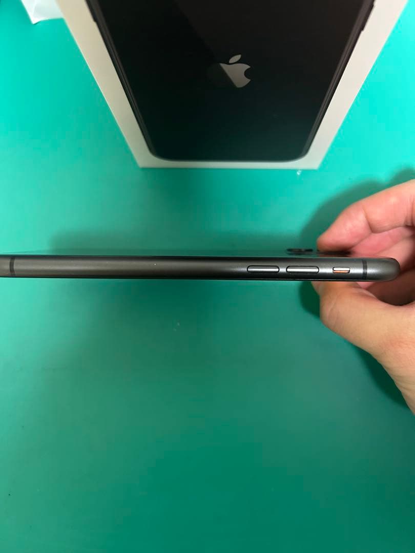 Apple iPhone 11 ブラック 64GB 箱あり