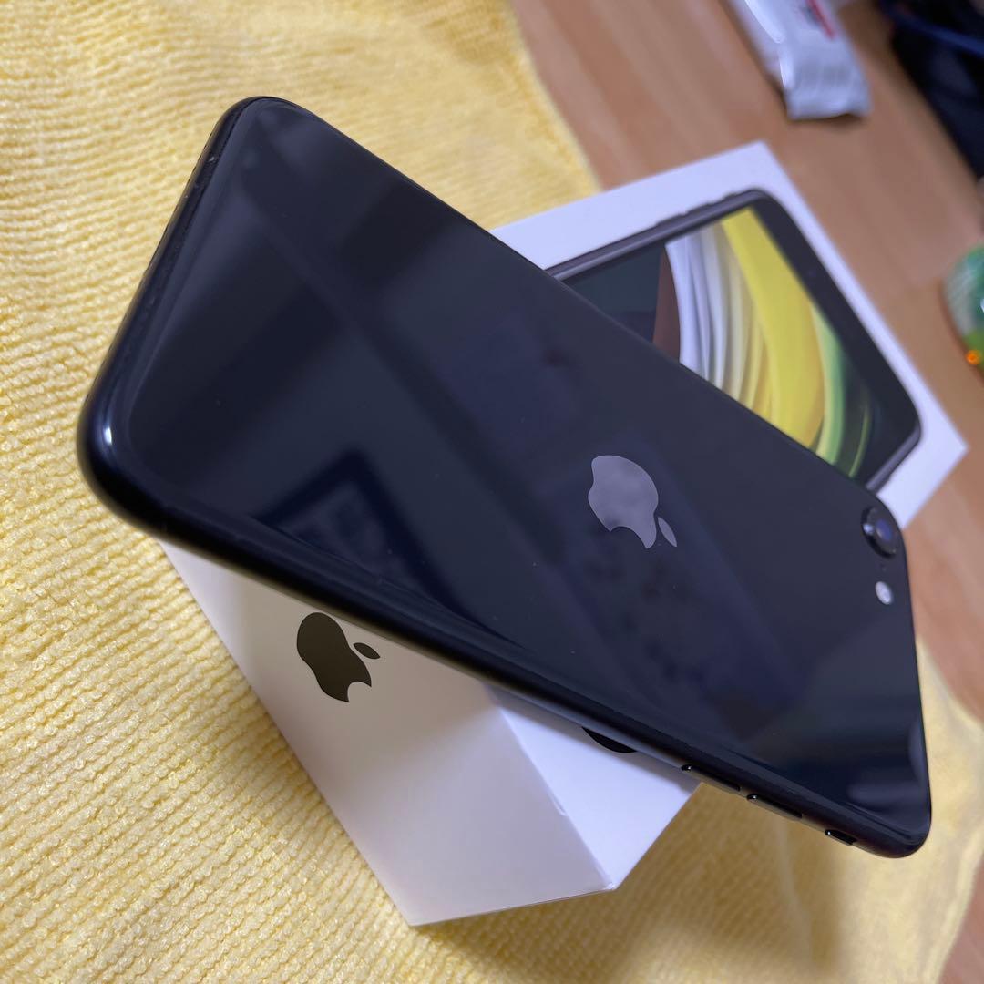 か*ん様 iPhone SE (第2世代) 本体 バッテリー最大容量86% 　付