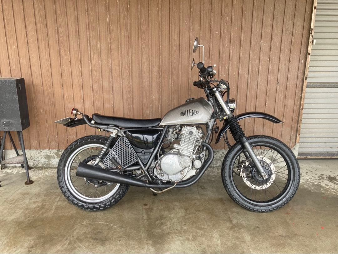 グラストラッカー　純正タンク　ラメ塗装　NJ47A