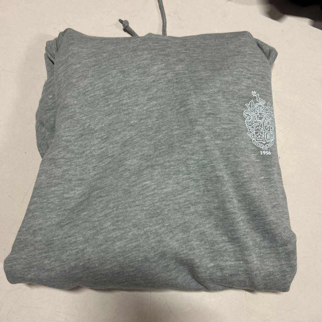 神村学園のパーカーです。 Lサイズ 赤体操服もLサイズです。