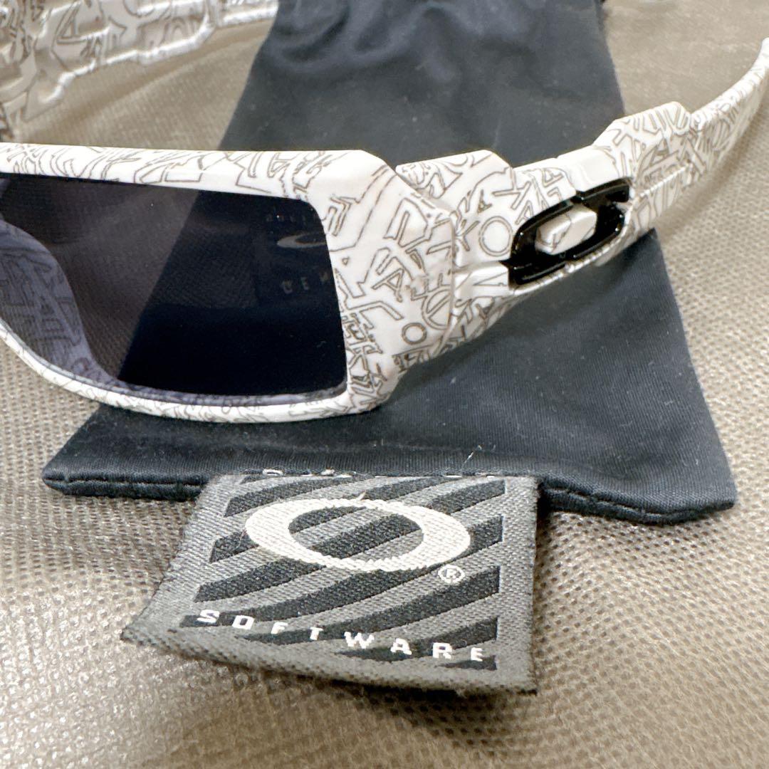 美品　オークリー　Oakley スポーツサングラス ホワイト/ブラック　袋付き