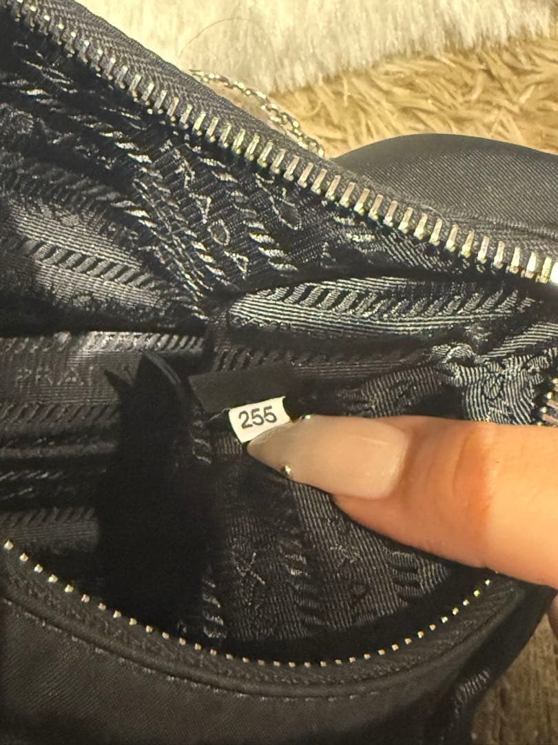 プラダ Re-Edition 2005 Re-Nylon バッグ