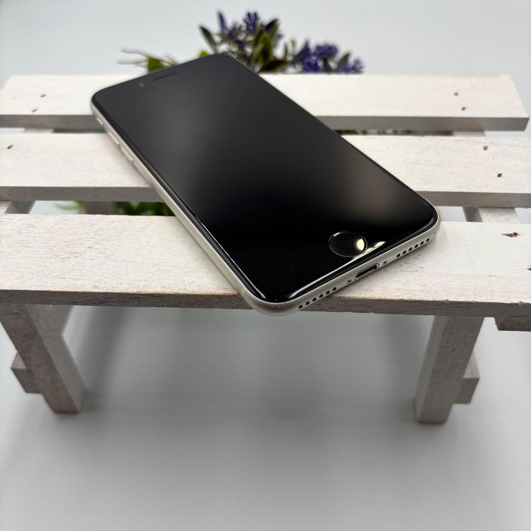 【美品】iPhone SE第3世代 64GB スターライト 339