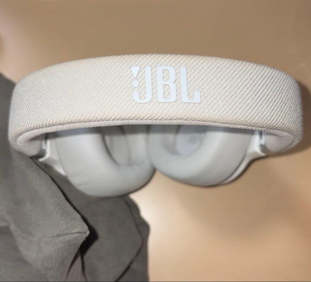 JBL LIVE 770NC ワイヤレスヘッドホン ホワイト 収納袋付き