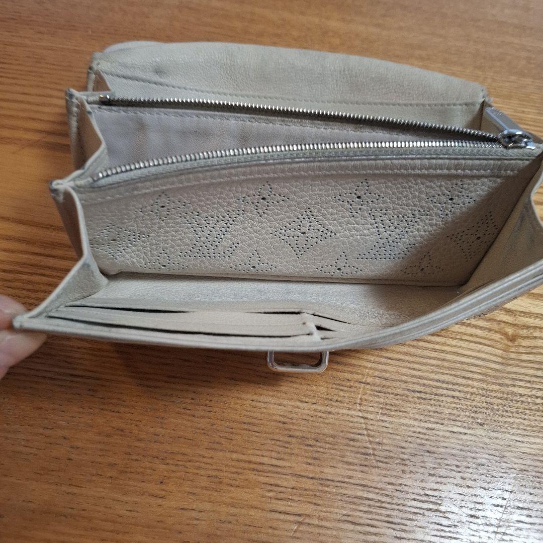 川*秀様 Louis Vuitton マヒナ長財布