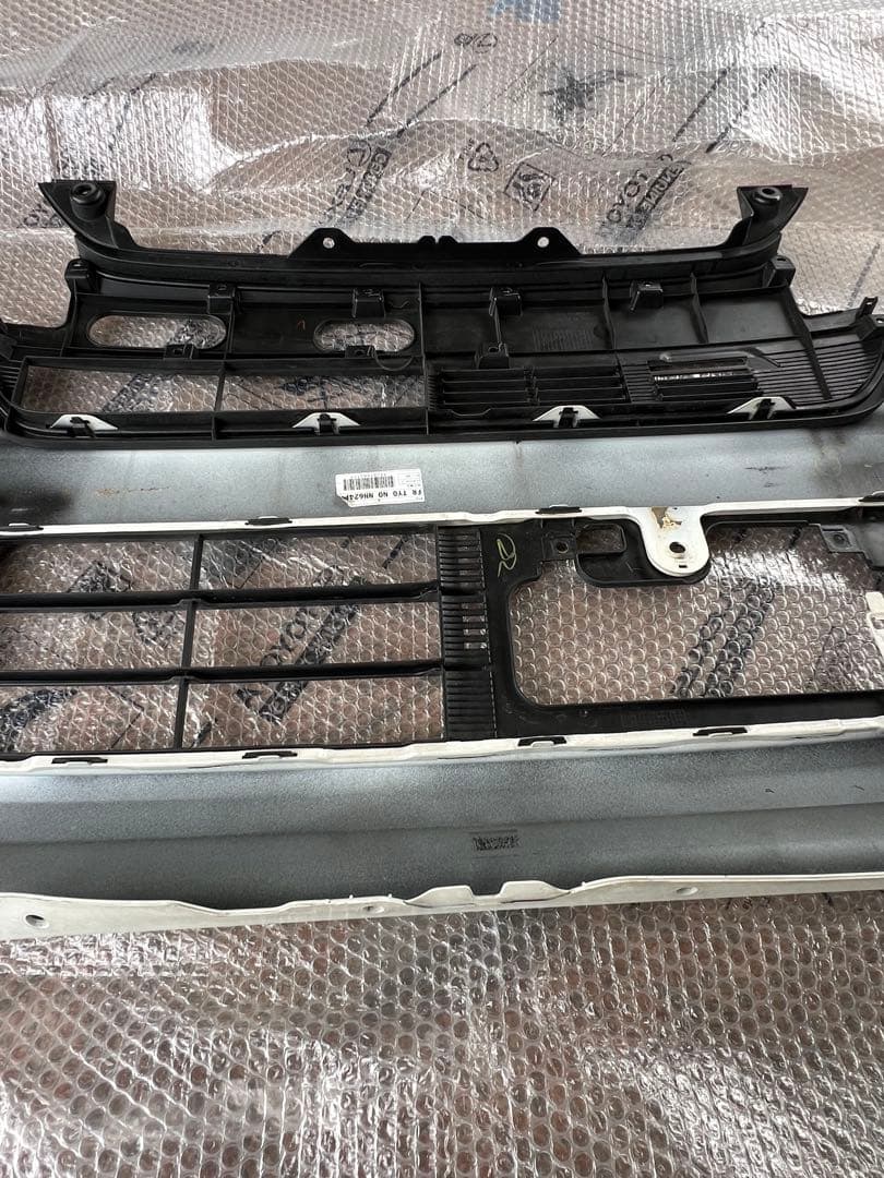 JF1-JF2 NBOXホワイト フロントバンパー NH624P