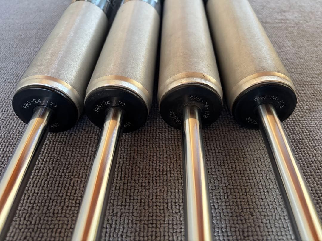 FOX2.0 ショックアブソーバー　ラングラーjl用　2〜3インチアップ用