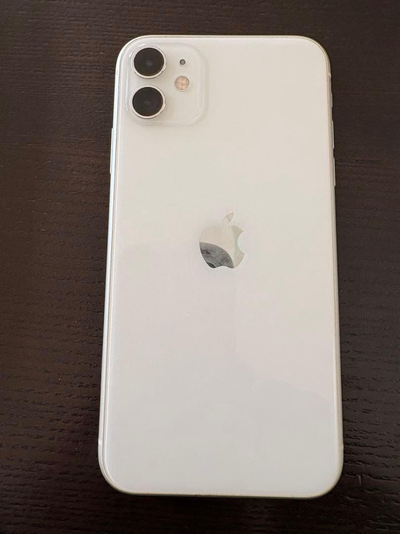 Apple iPhone 11 ホワイト ケース付き