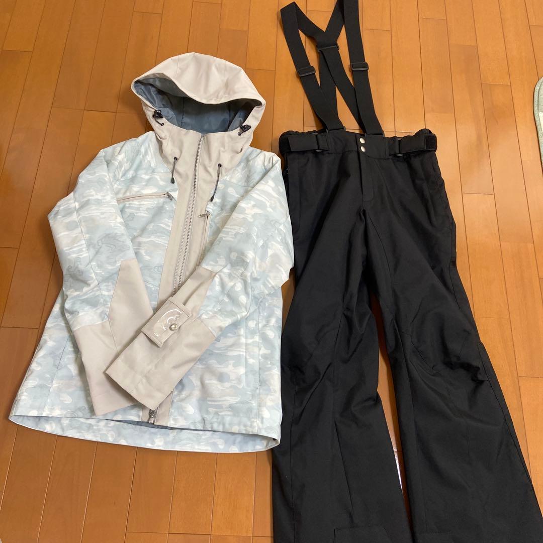 スノーボードウェアセット（ジャケット・パンツ）