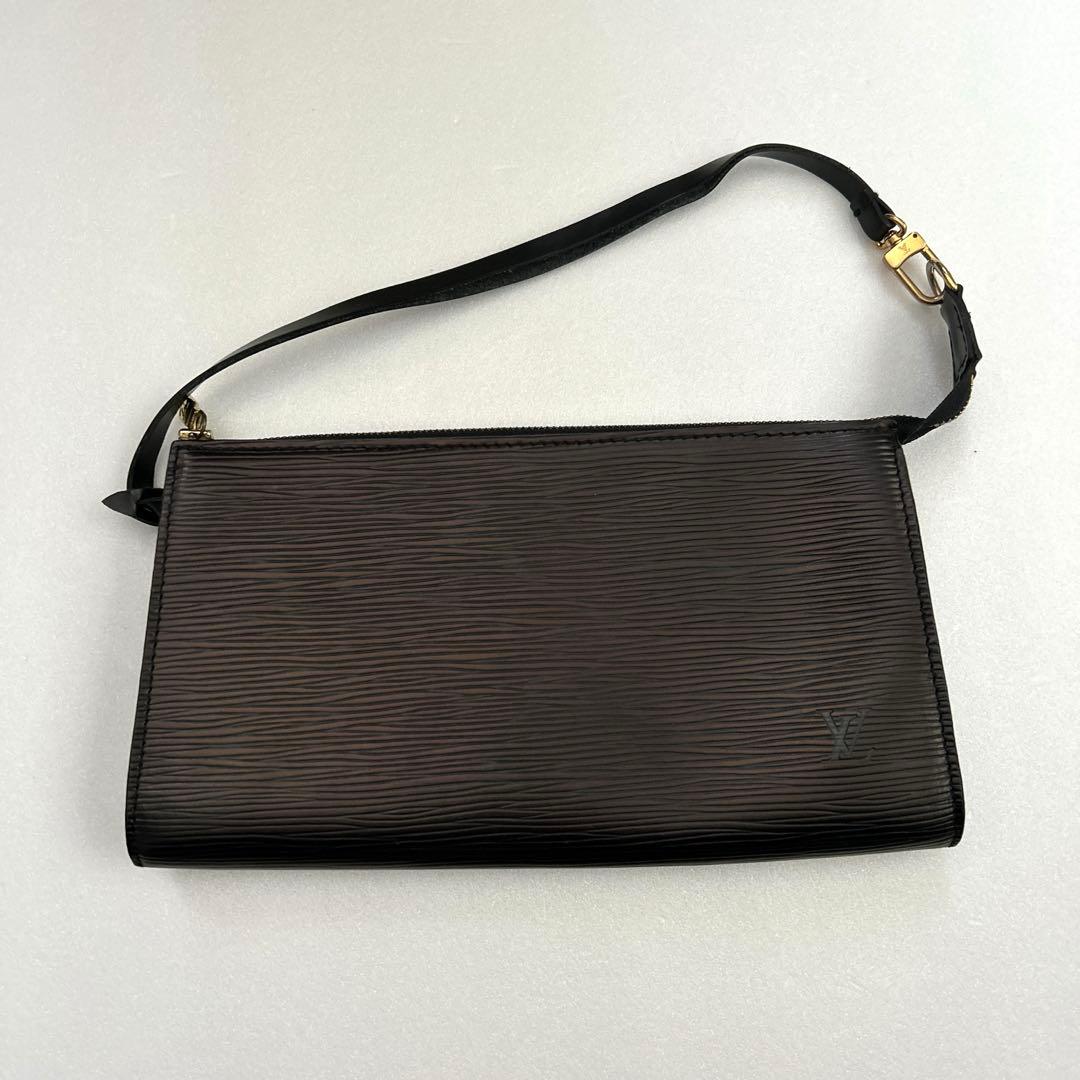 ルイ ヴィトン LOUIS VUITTON アクセソワール エピレザー