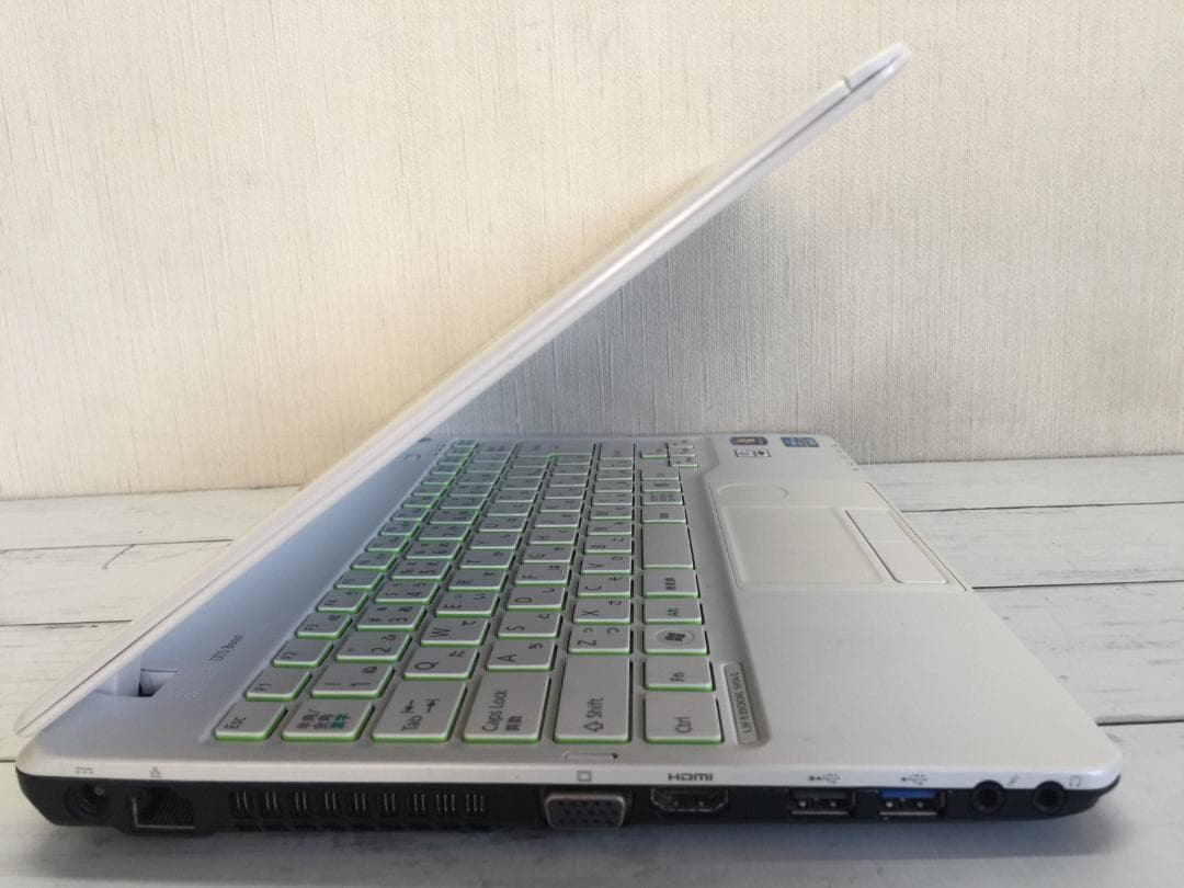 富士通　LIFEBOOK SH54/G13.3型液晶 軽量コンパクトパソコン