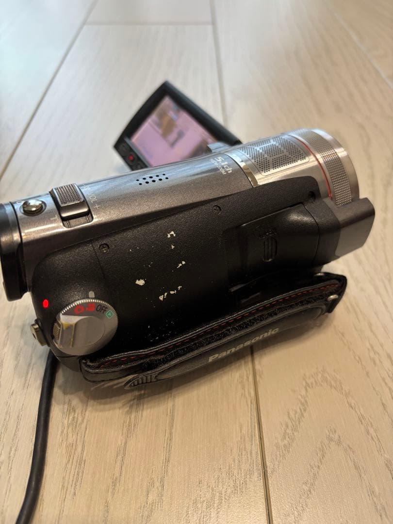 Panasonic hdc-tm350　ビデオカメラ 可動式液晶