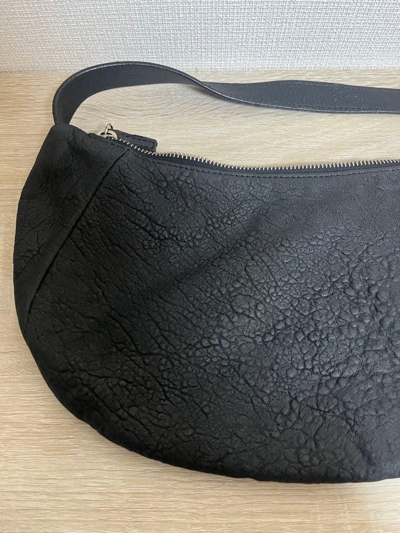 正規品　MIU MIU (ミュウミュウ)ブラック レザーショルダーバッグ　肩掛け