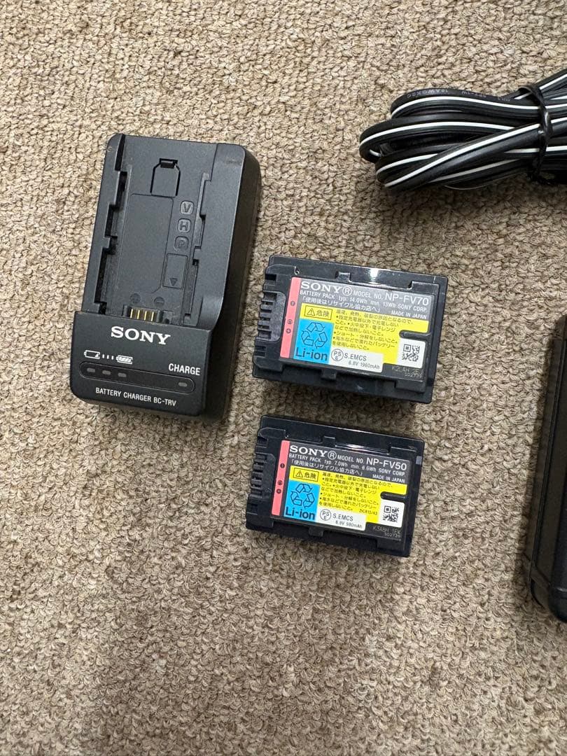 【美品】ソニー SONY HDR-CX390 バッテリー2個付 ビデオカメラ