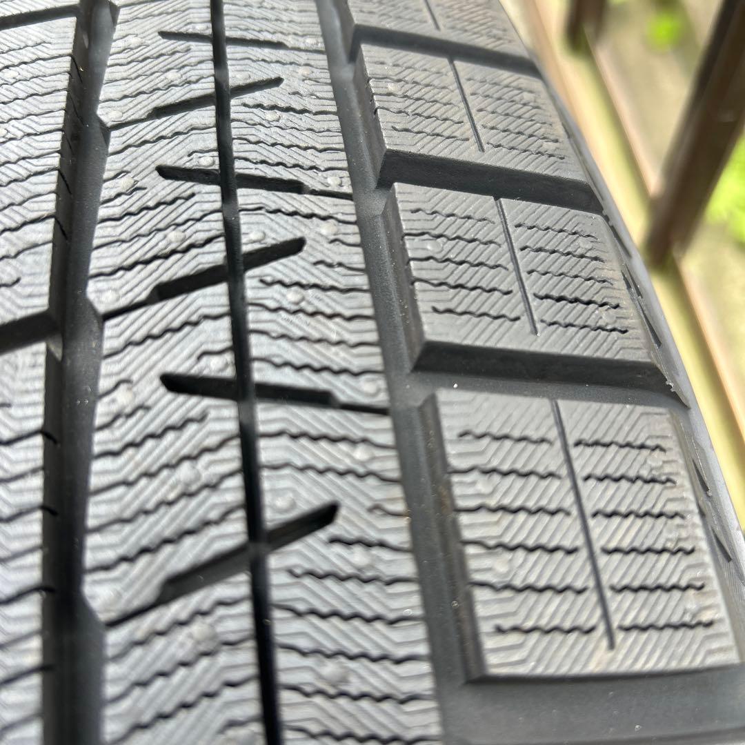 スタッドレスタイヤ225/60/17 2022年製　34週