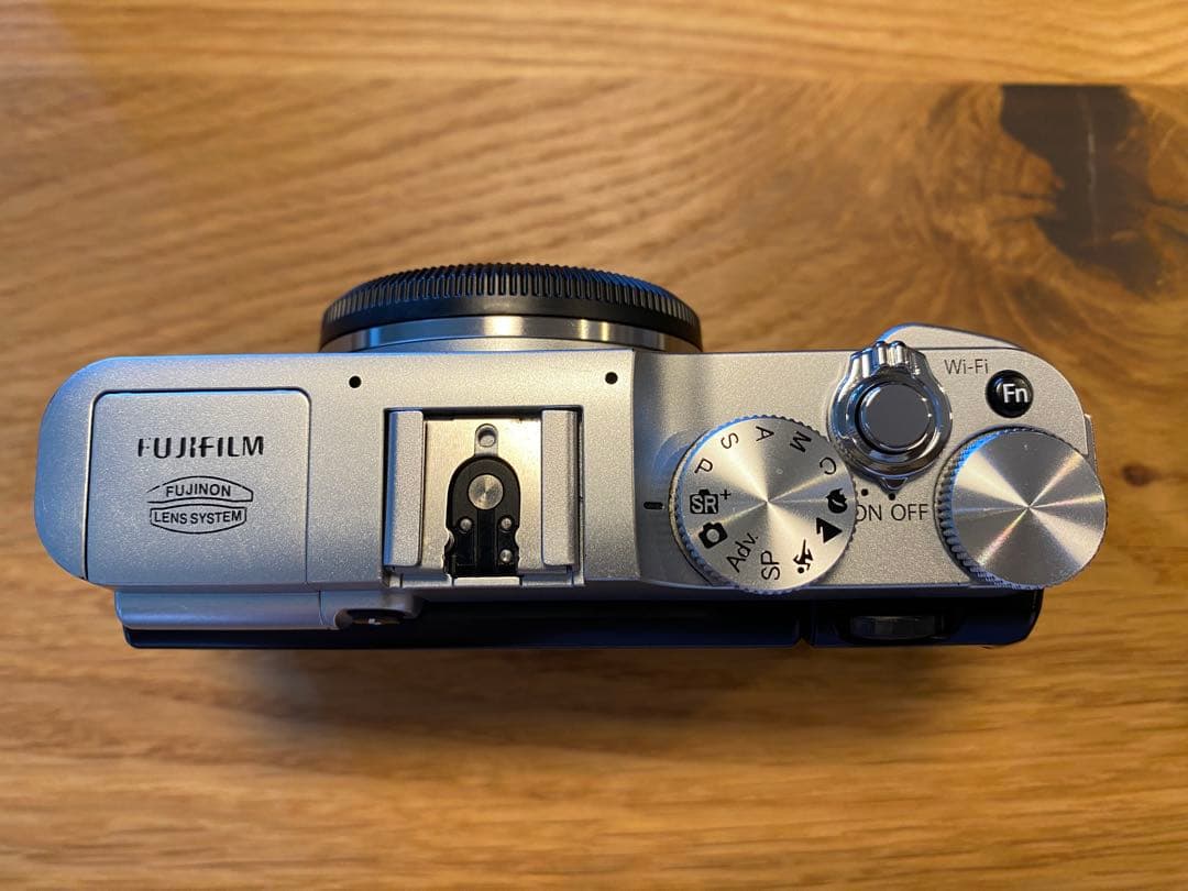 FUJIFILM X-M1 ダブルズームレンズキット シルバー