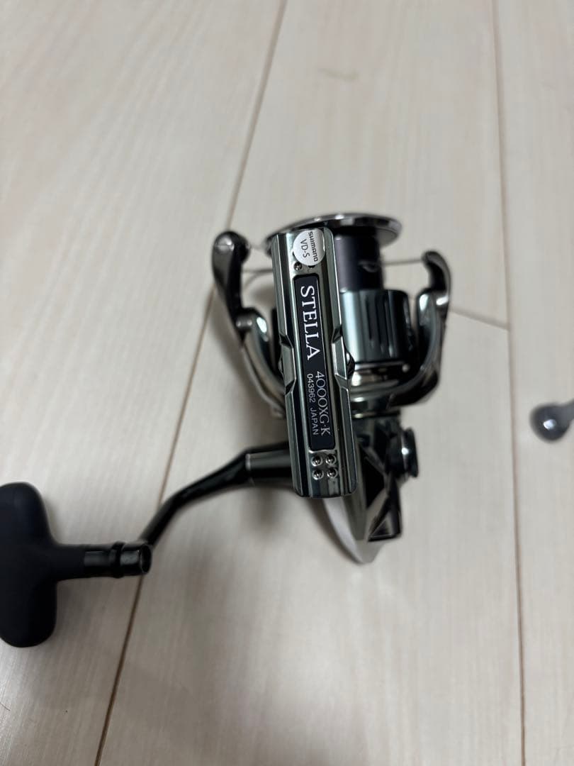 シマノ 22ステラ 4000XG STELLA シマノ純正リールスタンド付き