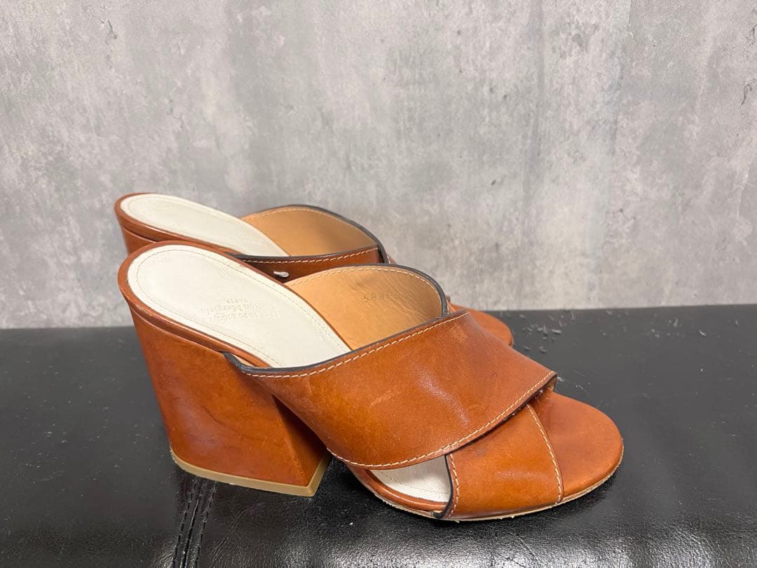 低下11万マルタンマルジェラ　ブラウン レザー クロスストラップ ミュール