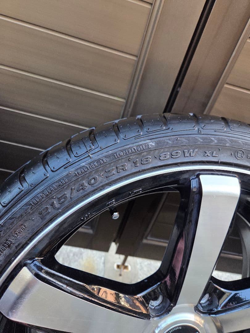 ハイエース　CRS ESSEX EC-18 ホイールタイヤセット