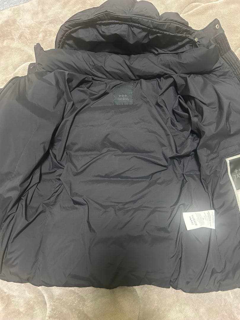 tanatomo33 定価14.9万　美品TATRAS タトラス