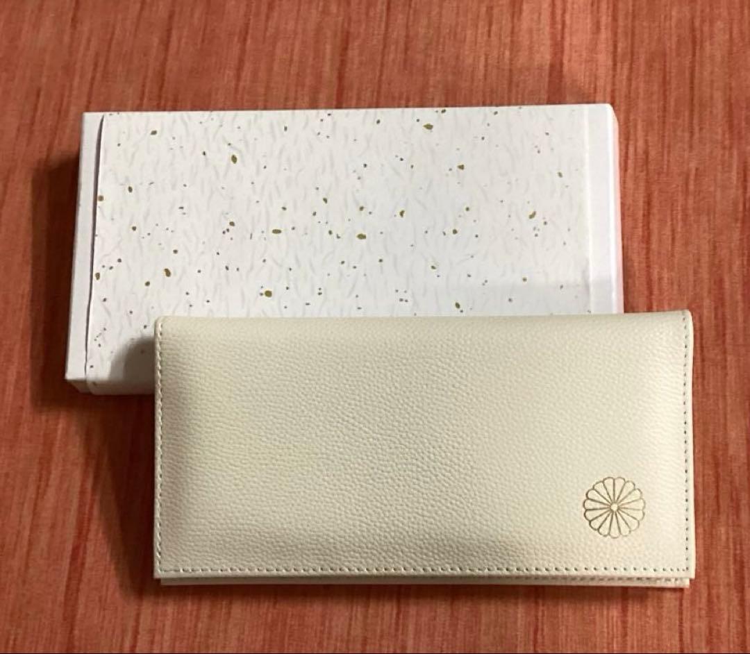 皇居　長財布　白　専用箱付き