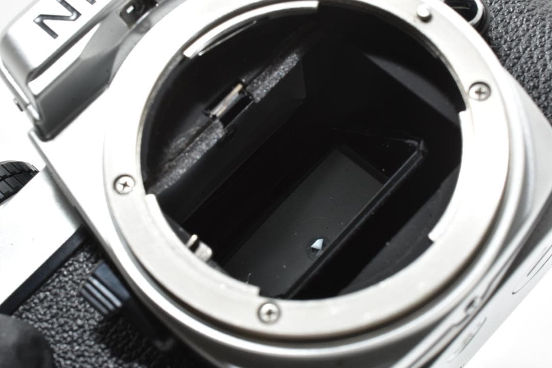 ★各部モルト張り替え済・超美品★ ニコン Nikon FE ボディ #21256