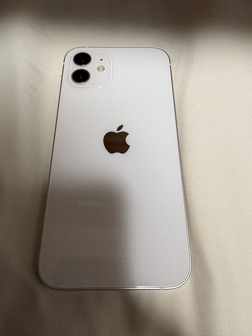Apple iPhone 12ホワイト本体