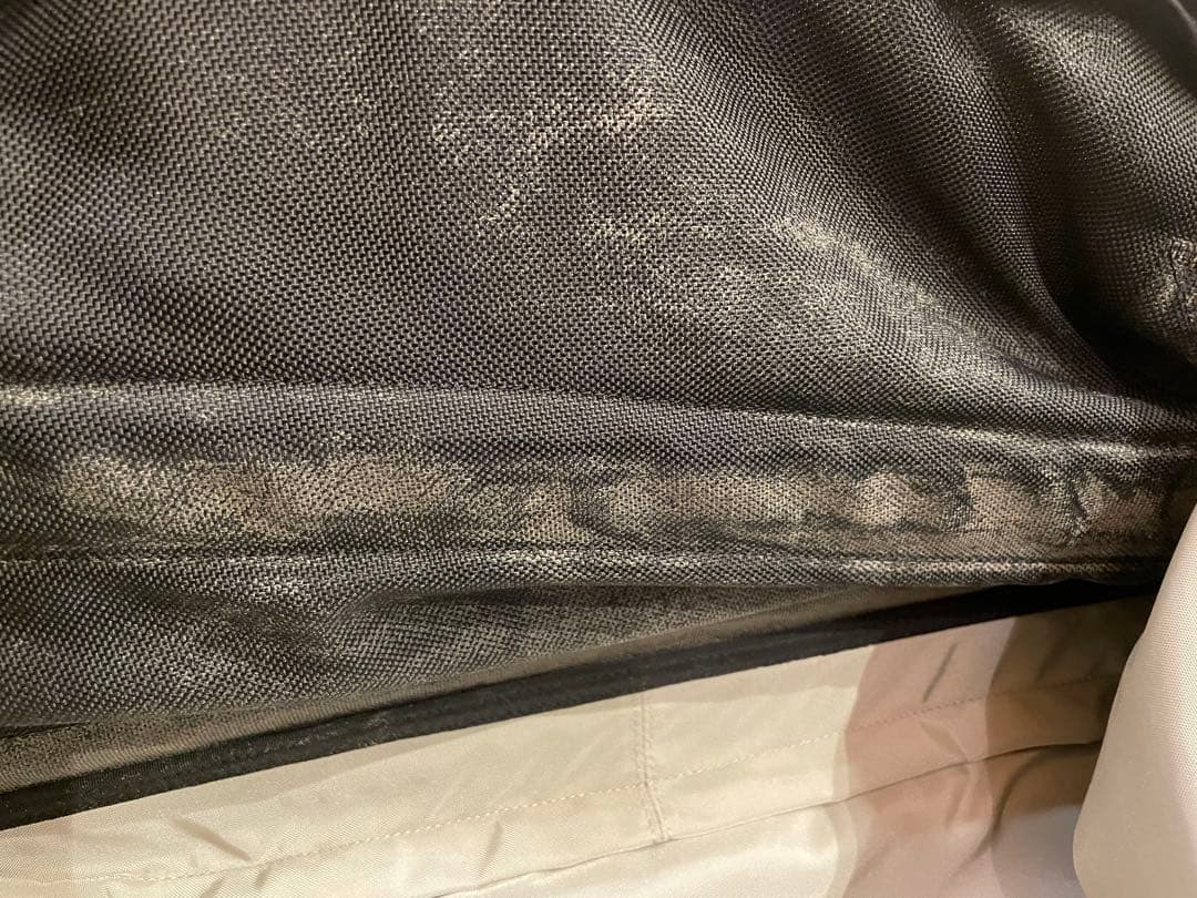 Patagonia ブラック キャリーオンバッグ