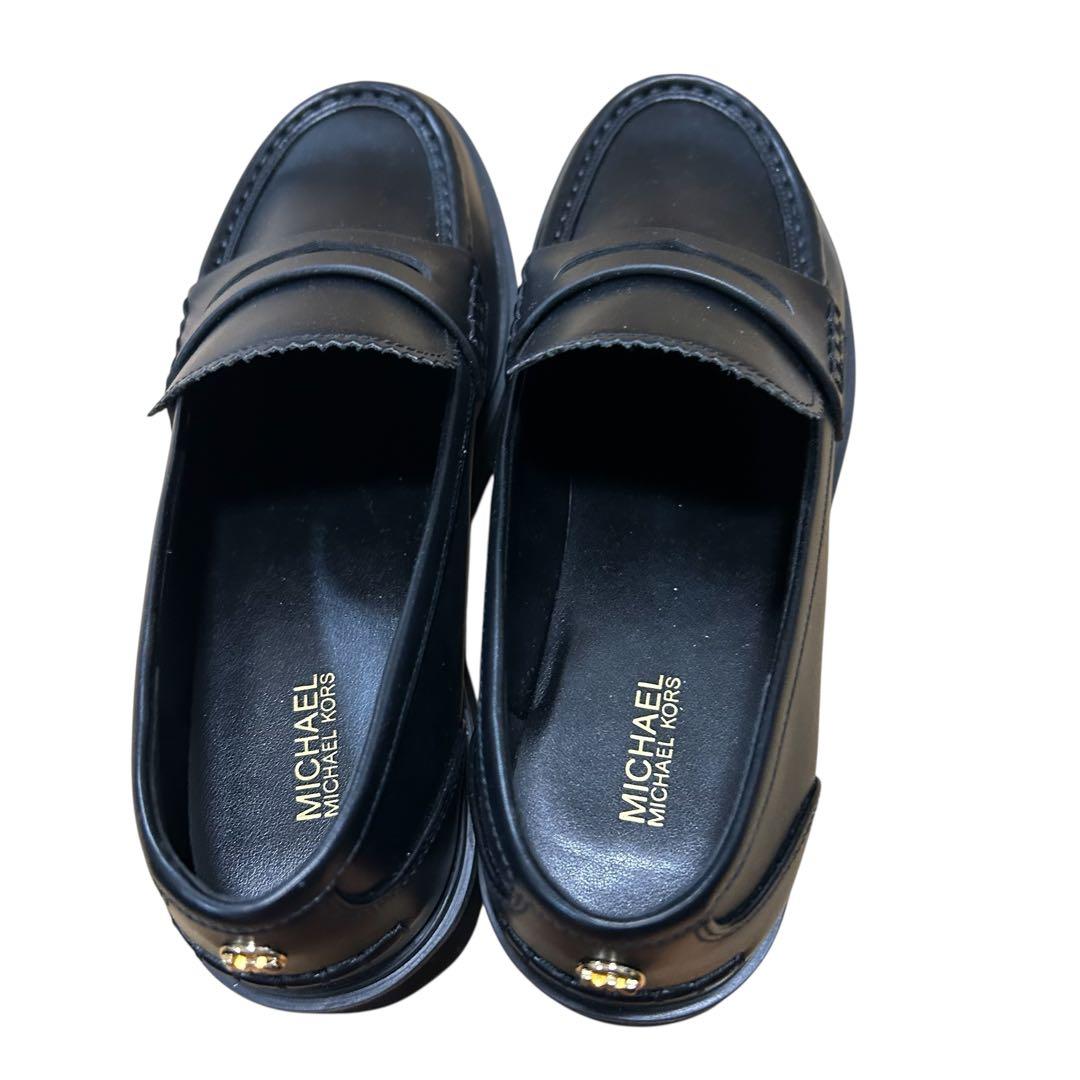 MICHEAL KORS チャンキーソール ローファー