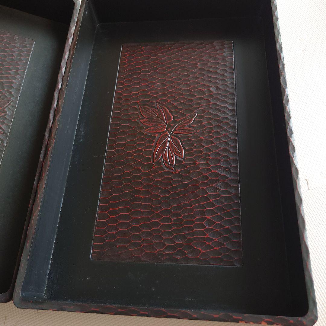 鎌倉彫 乱れ箱 牡丹 亀甲 2箱 木製 衣裳箱 入れ子 レトロ 着物ケース