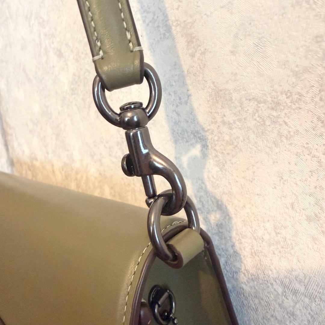 COACH オリーブグリーン ショルダーバッグ　ハンドバック