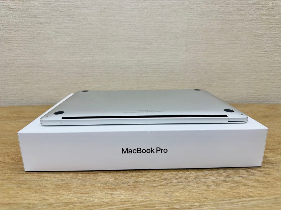 美品MacBook Pro 【MacOS 2023年／512GB／Office付
