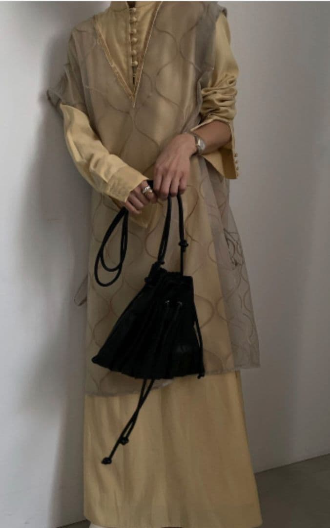 新品タグ付き 3箇所汚れあり AMERI UNDULATE VEIL DRESS