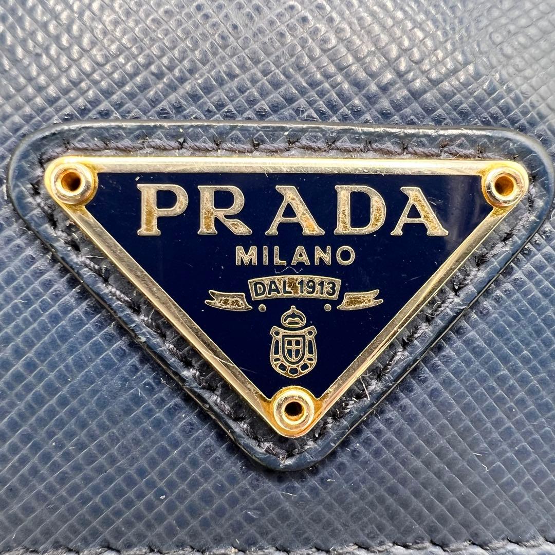 美品✨プラダ 長財布 Wホック パスケース付 サフィアーノ 青 1MH132