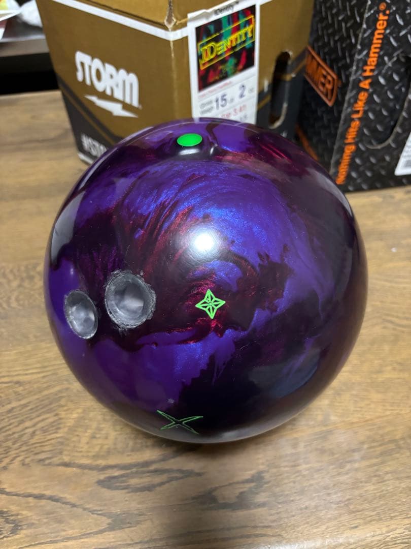 GREMLIN ボウリングボール 紫色 14ポンド