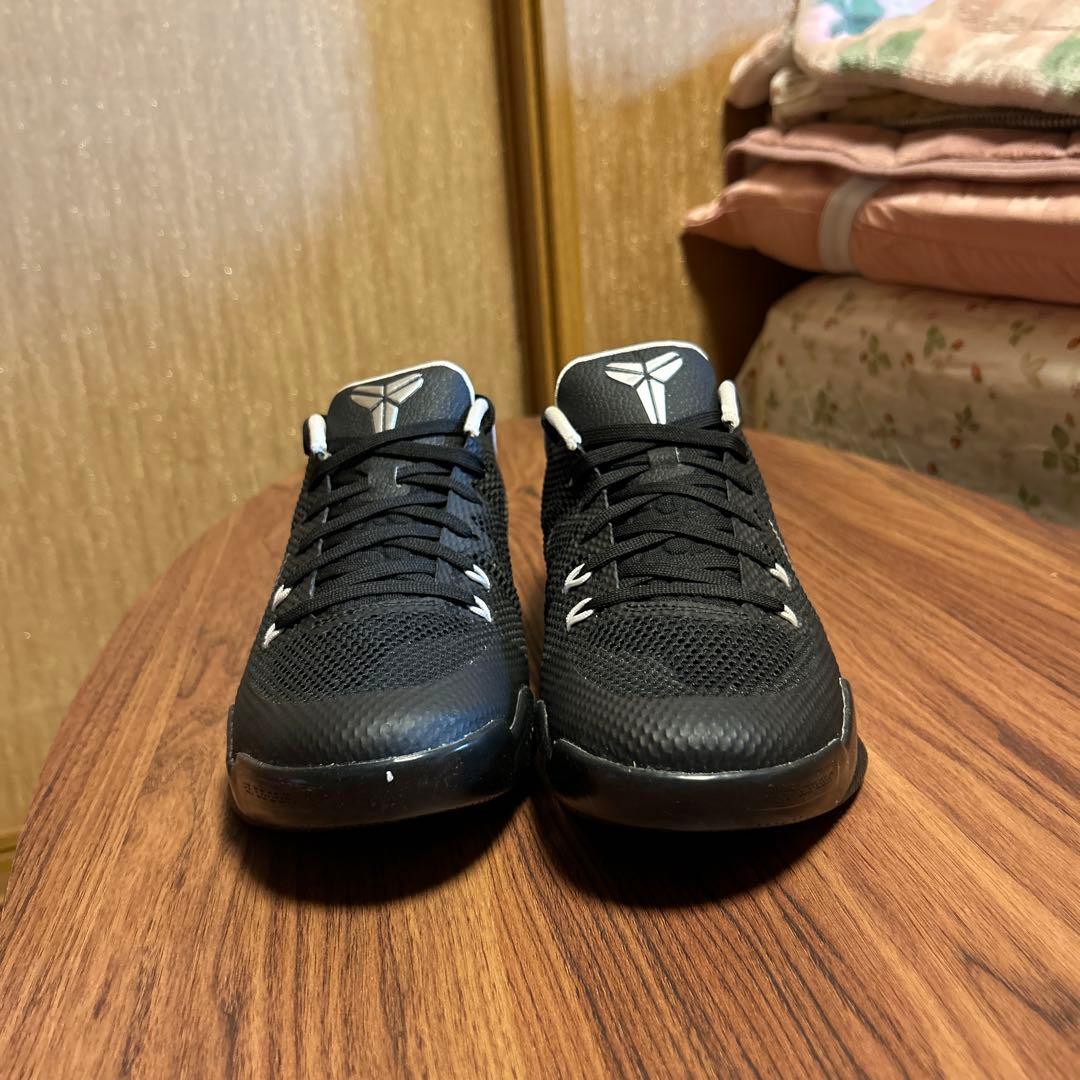 KOBE 11 Nike バスケットボールシューズ 黒/白