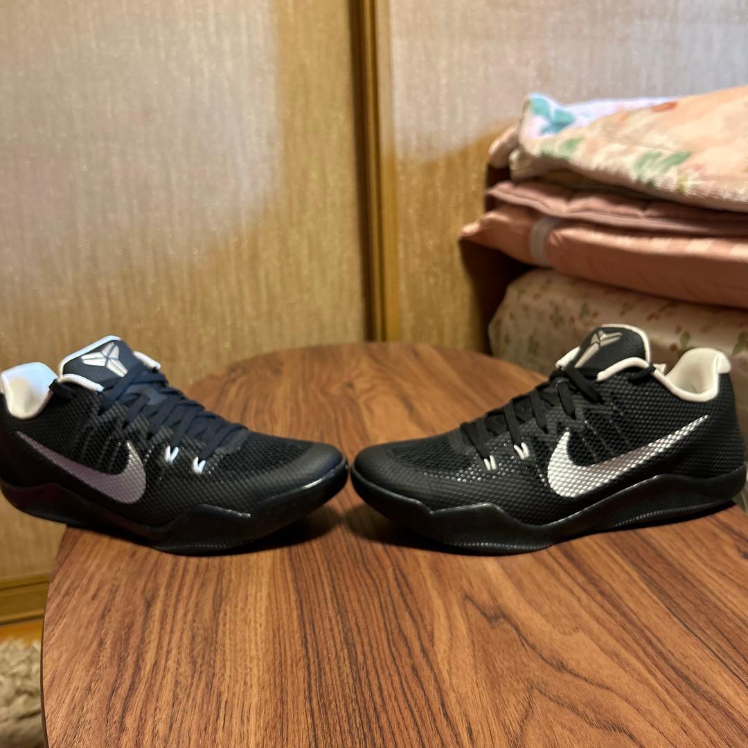 KOBE 11 Nike バスケットボールシューズ 黒/白