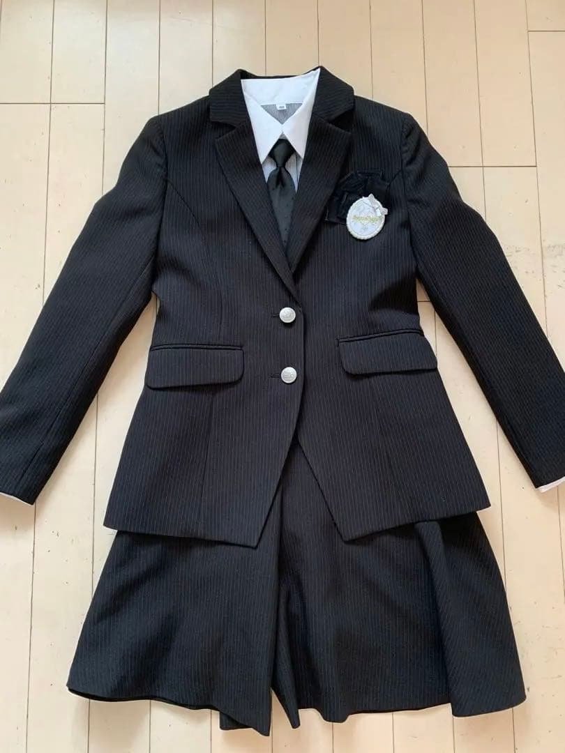 150cm キュロット スーツ グレーストライプスーツ（ブローチ付き）