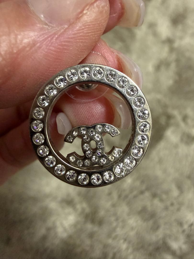 CHANEL クリスタルロゴピアス(片耳用)