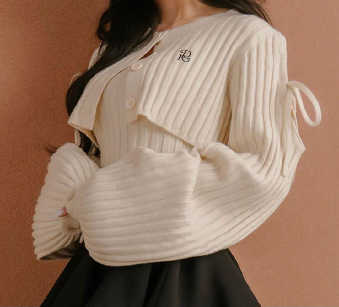 ダーリッチ ショルダーオープンアンサンブルニット アイボリー