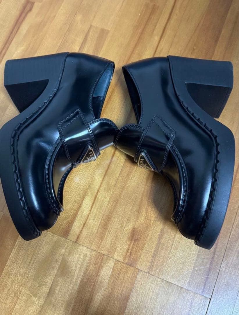 PRADA チョコレート ブラッシュドレザー ハイヒールローファー　35.5