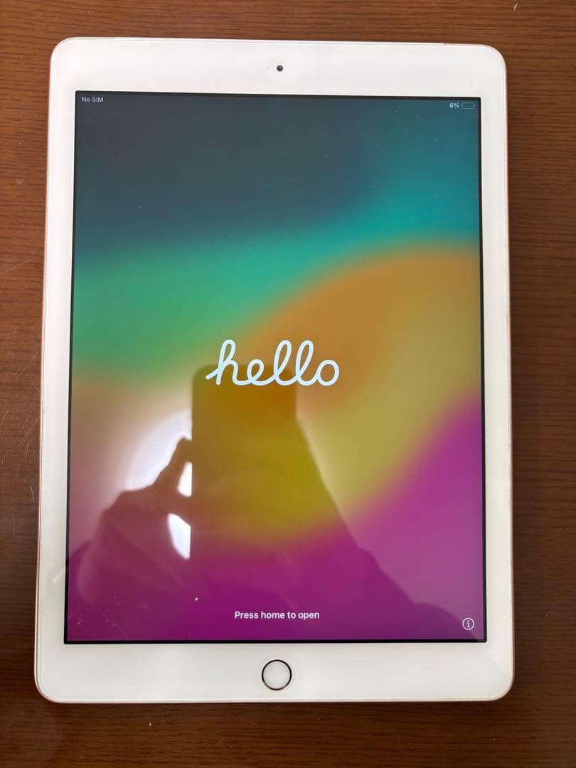 iPad 第六世代　au