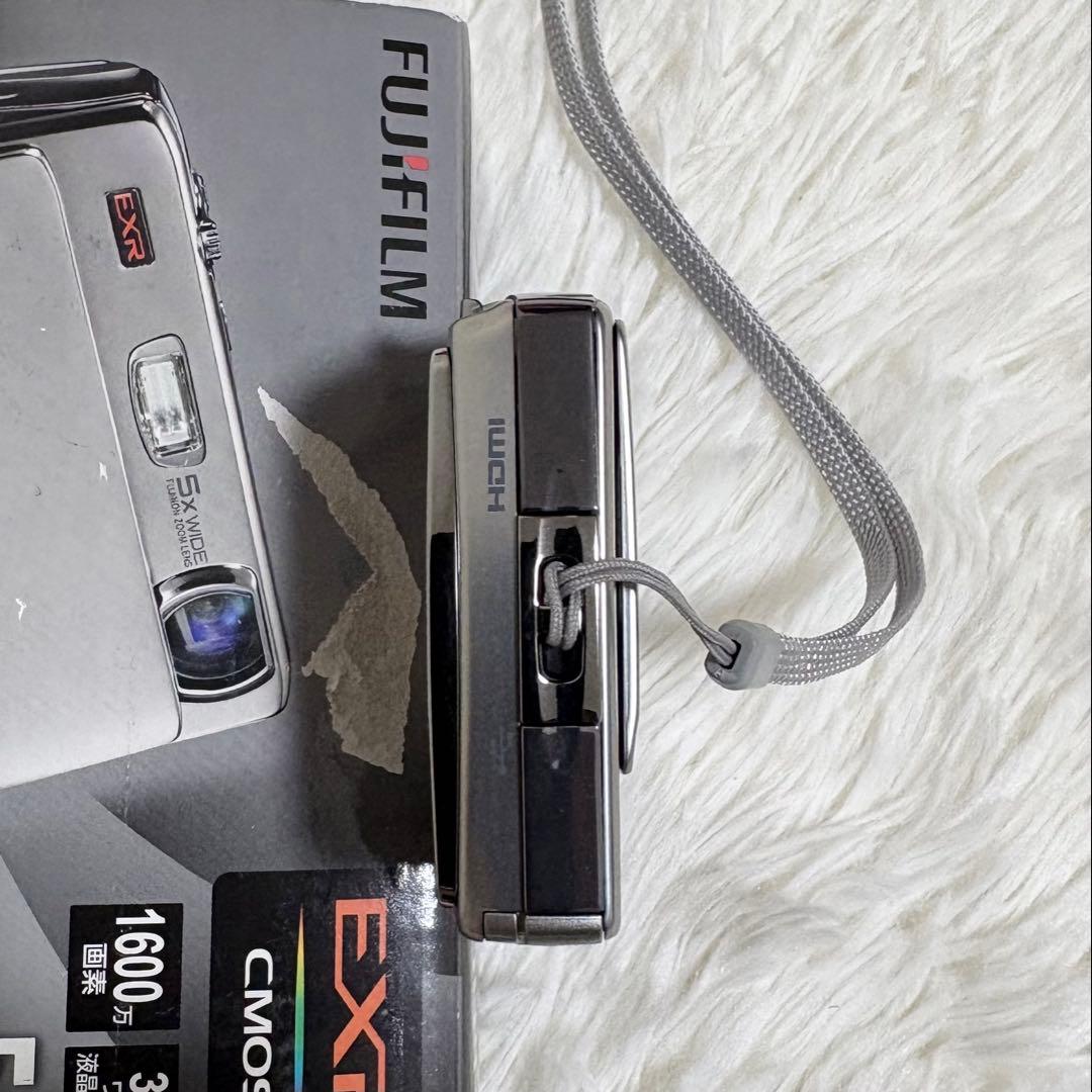 【希少・箱付き】FUJIFILM FINEPIX Z900EXR シルバー