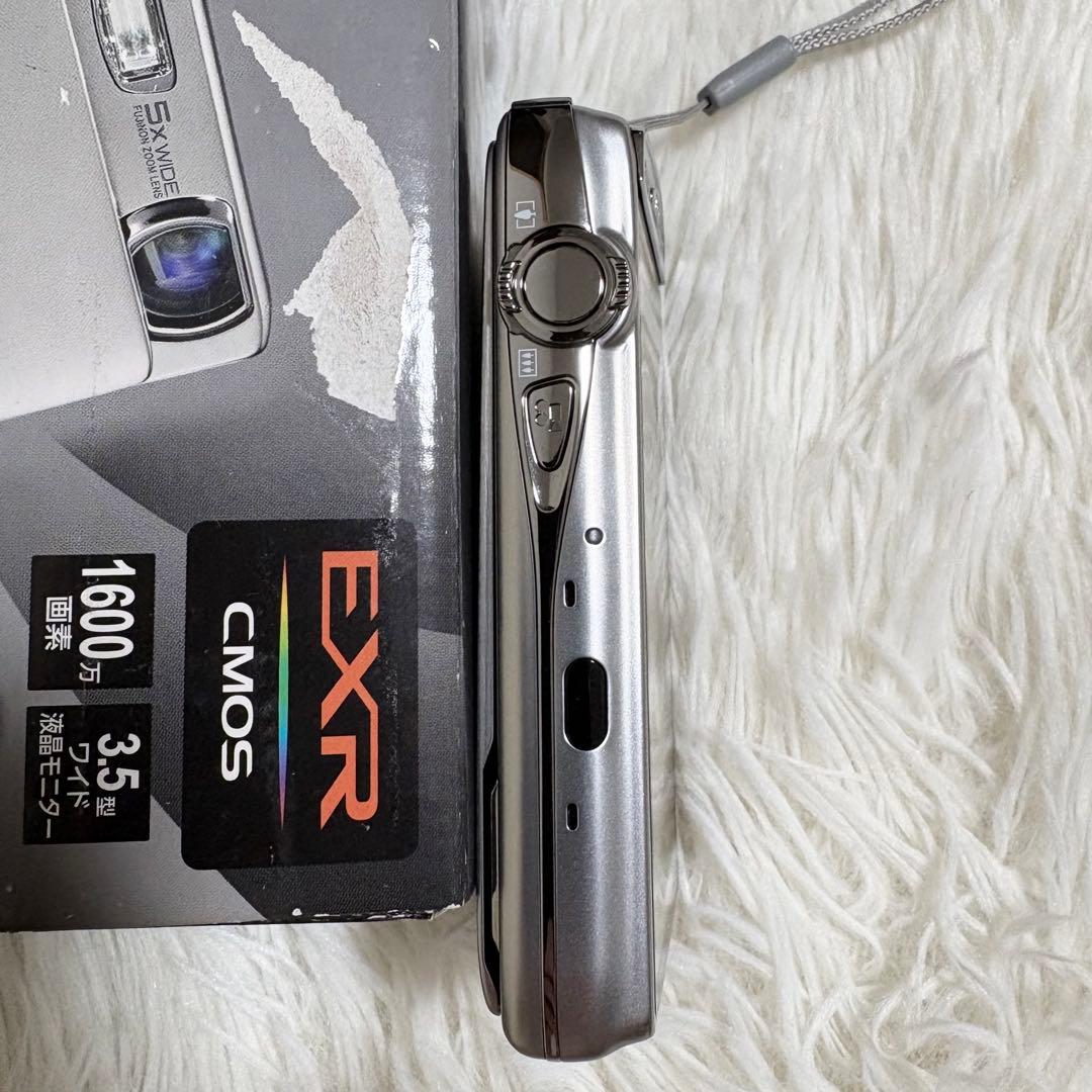 【希少・箱付き】FUJIFILM FINEPIX Z900EXR シルバー